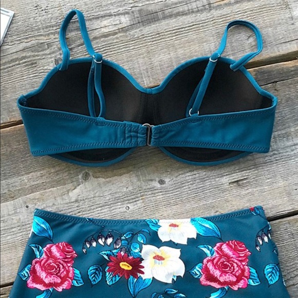 Brand New! Uplifting blue bikini top - Picture 2 of 2